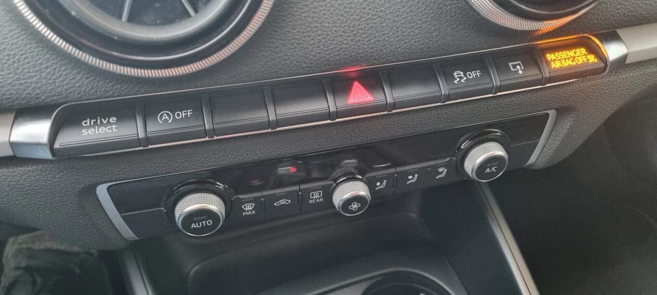 Audi A3 Sedan 1.6 TDI SLine full optionals ok neopatentati