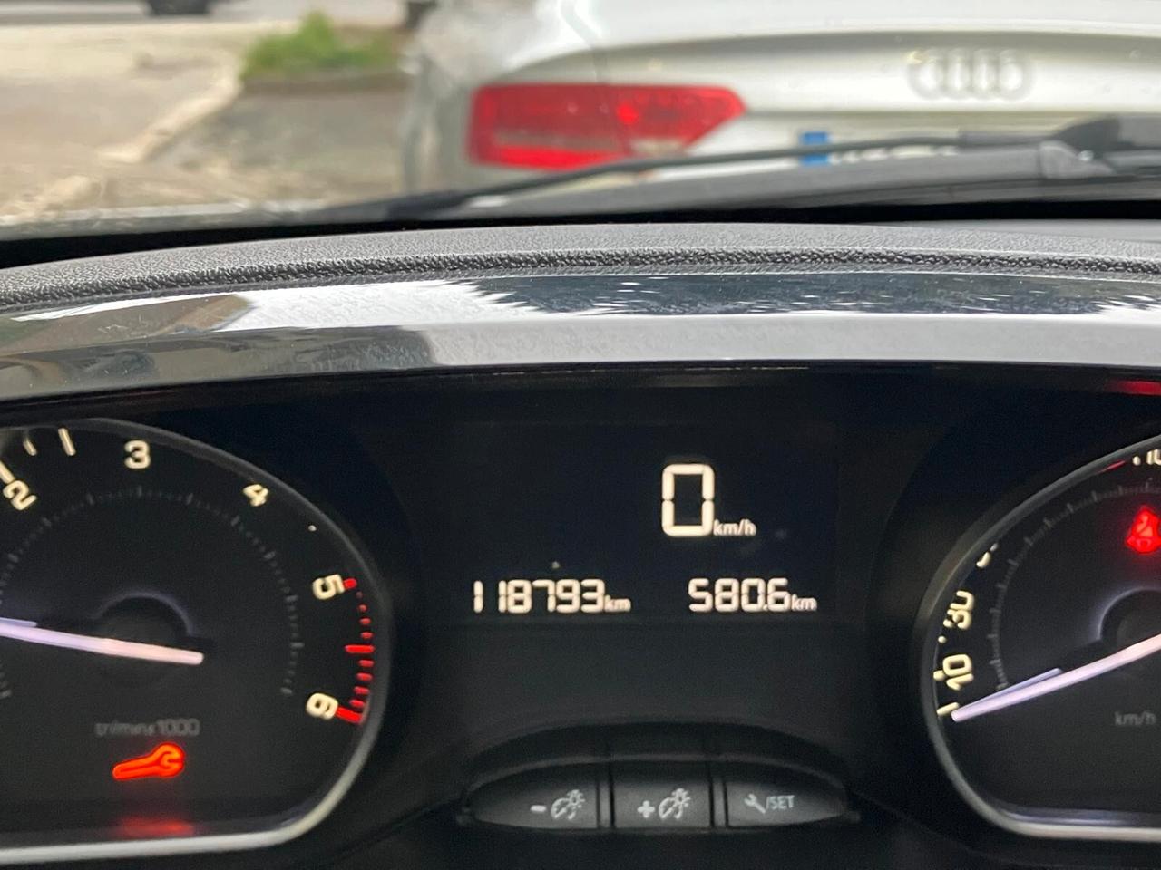 Peugeot 208 1.6HDi 75 5 porte Allure unipro