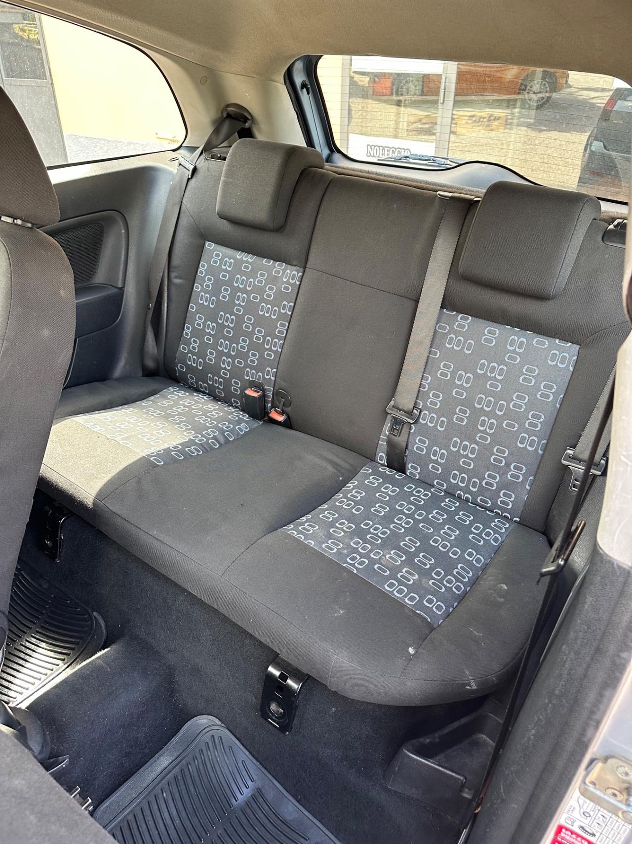 Ford Fiesta 1.4 TDCi 3p. Ghia ok neopatentati