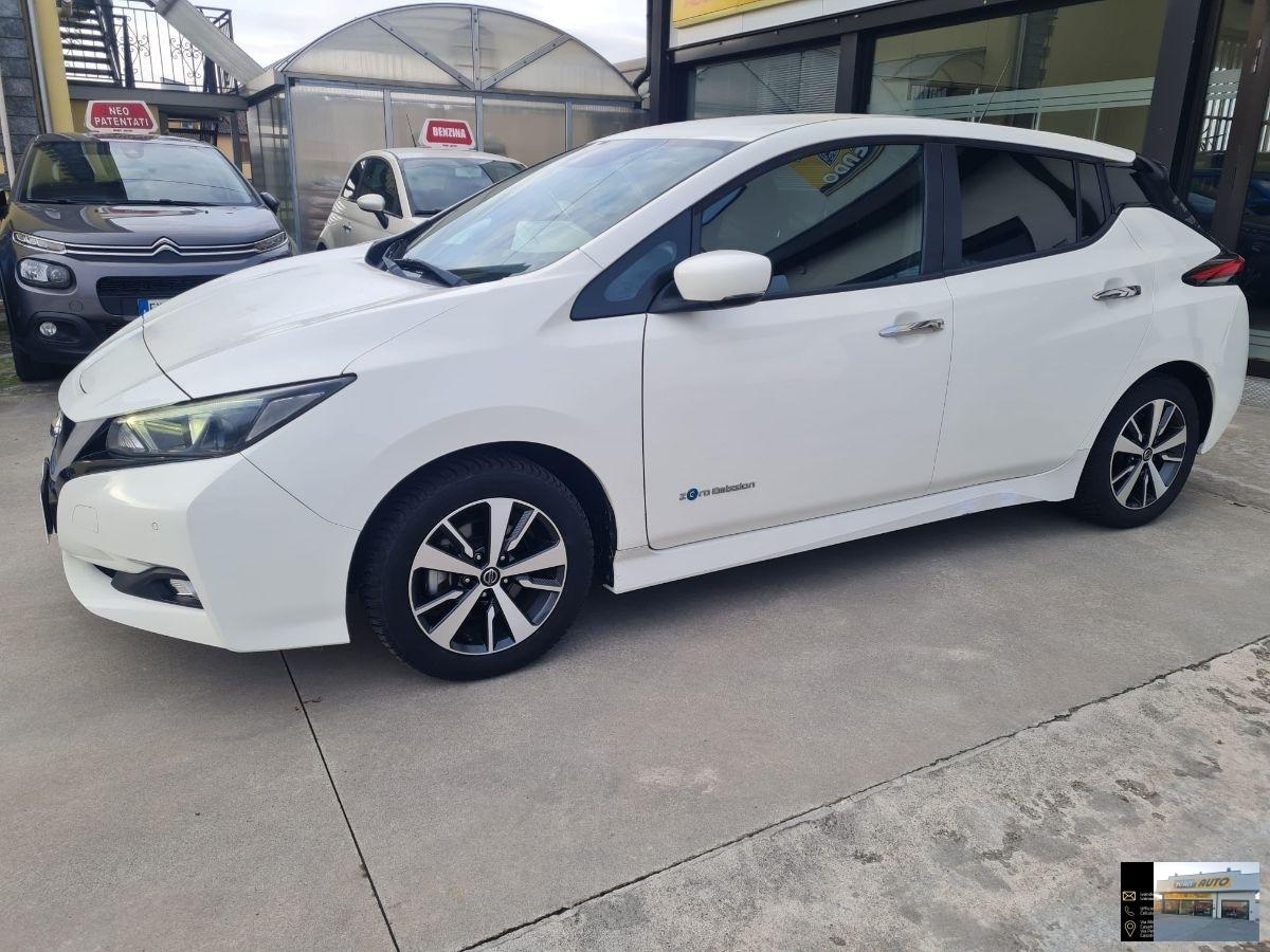 NISSAN Leaf Tekna 40 kWh-Elettrica-19.000 Km