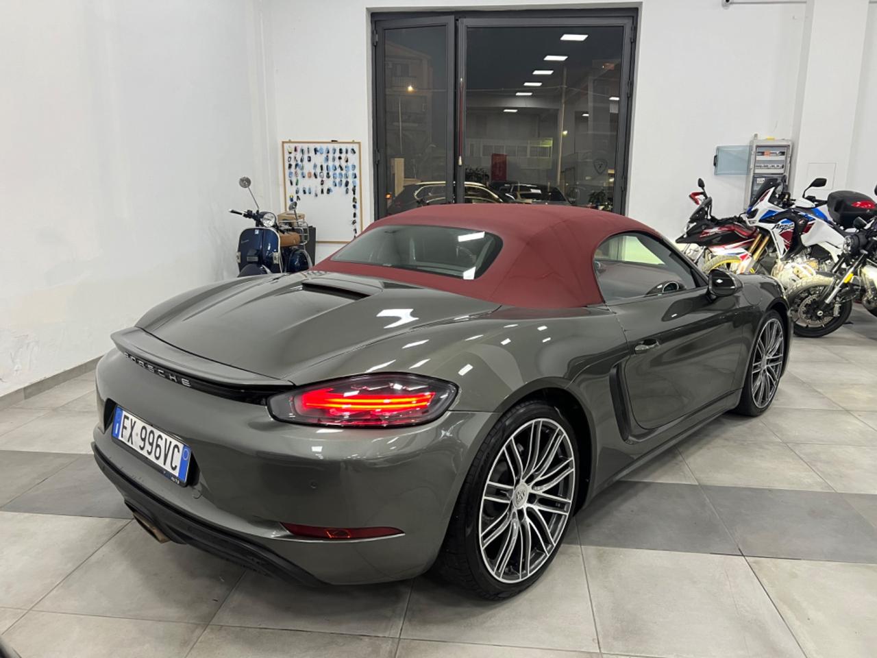 Porsche 718 Boxster 2.0 - possibilità leasing e noleggio no scoring