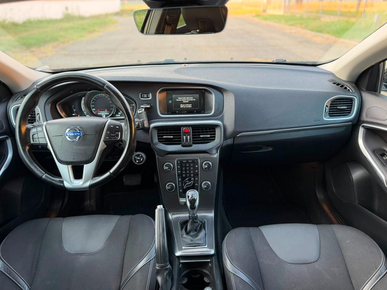VOLVO V40 1.6 DIESEL CAMBIO AUTOMATICO