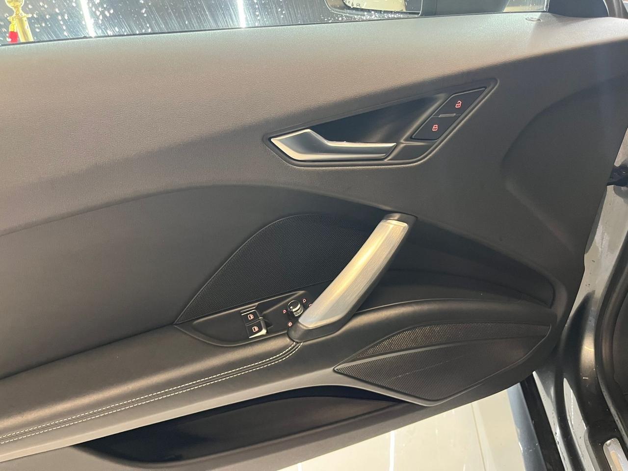 Audi TT Coupé 2.0 TDI ultra ALLESTIMENTO TTS