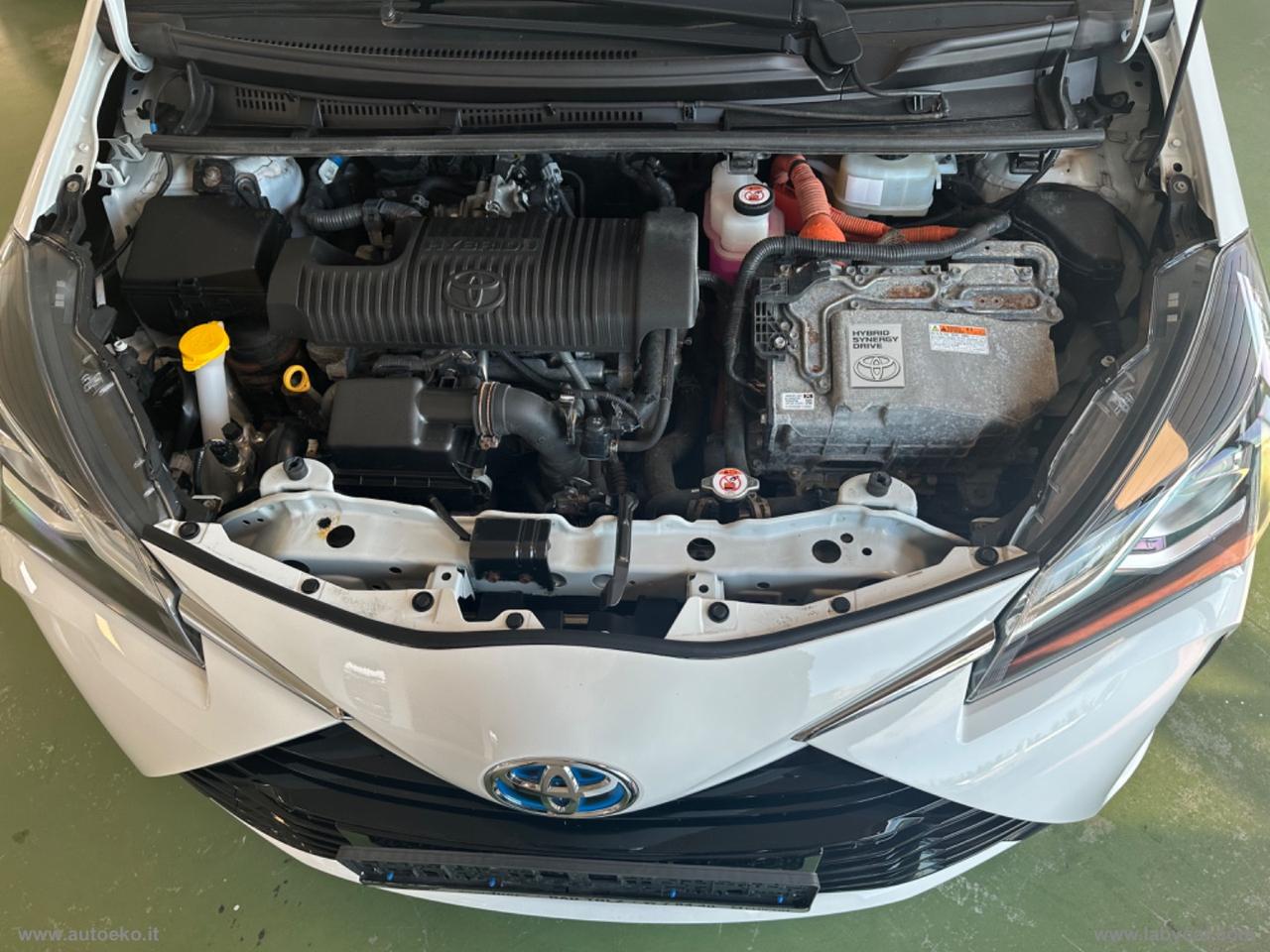 TOYOTA Yaris 1.5 Hybrid 5p. Trend White Ed. DANNI GRANDINE