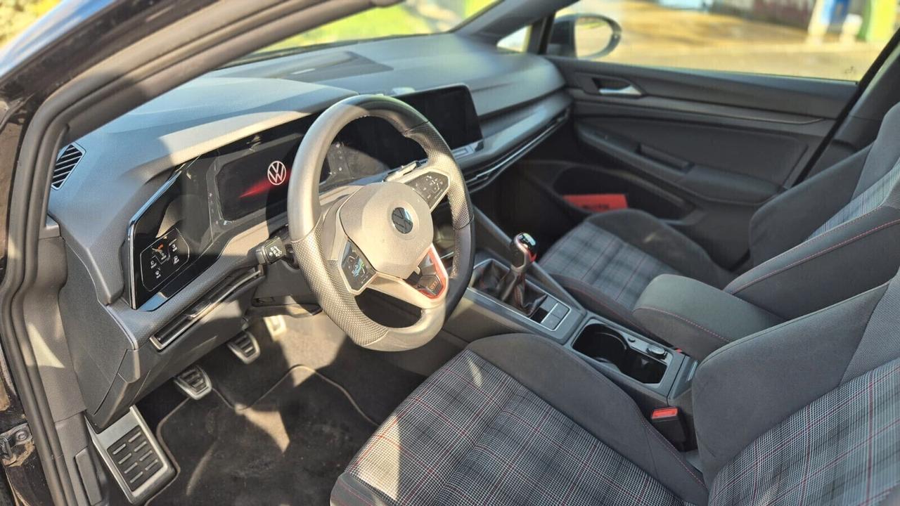 Volkswagen Golf GTI8 2.0 TSI