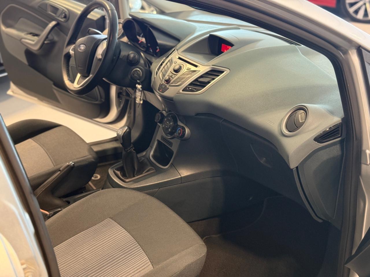 Ford Fiesta 5p 1.4 tdci Titanium DISTRIBUZIONE FATTA!
