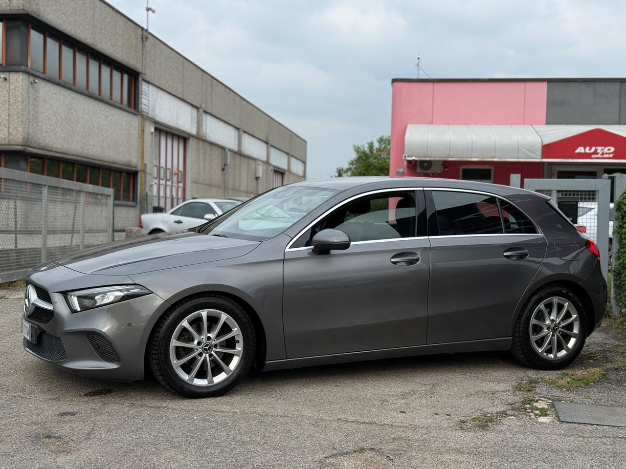 Mercedes-benz A 180BENZINA Automatic Premium NEOPATENTATI