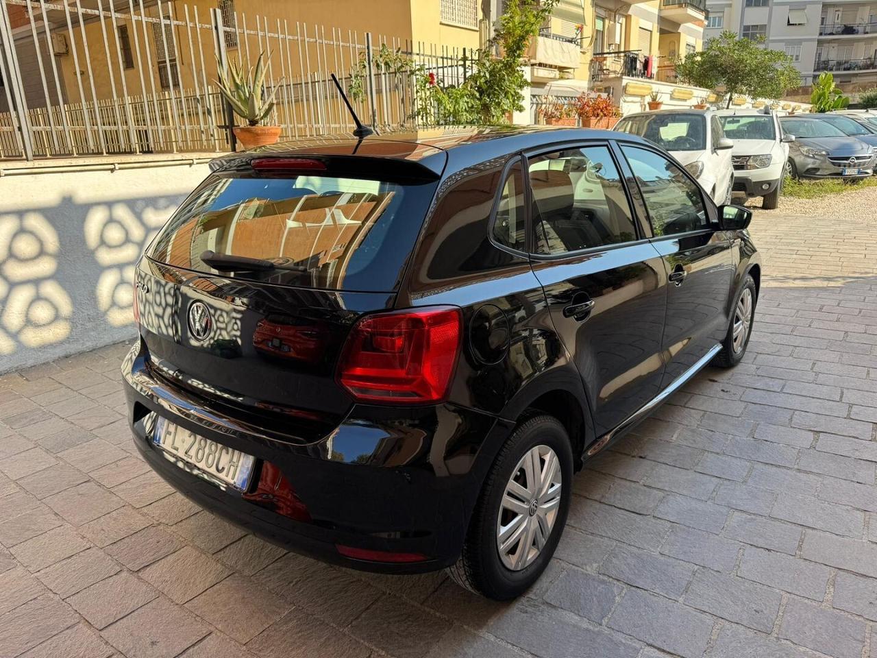Volkswagen Polo 1.0 mpi 5p confortline Unipro