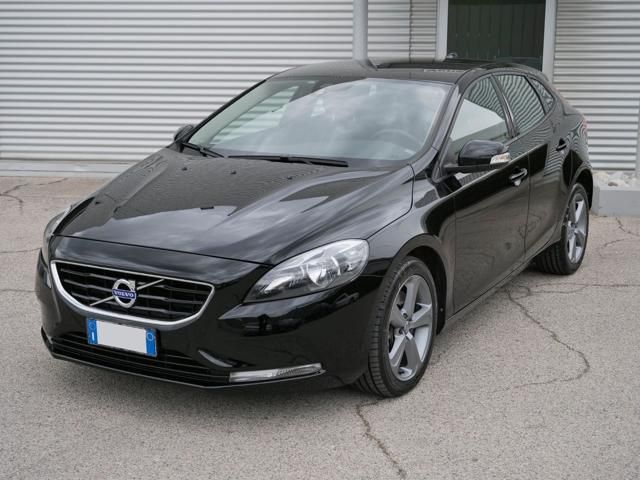 VOLVO V40 2.0 d2 geartronic Momentum