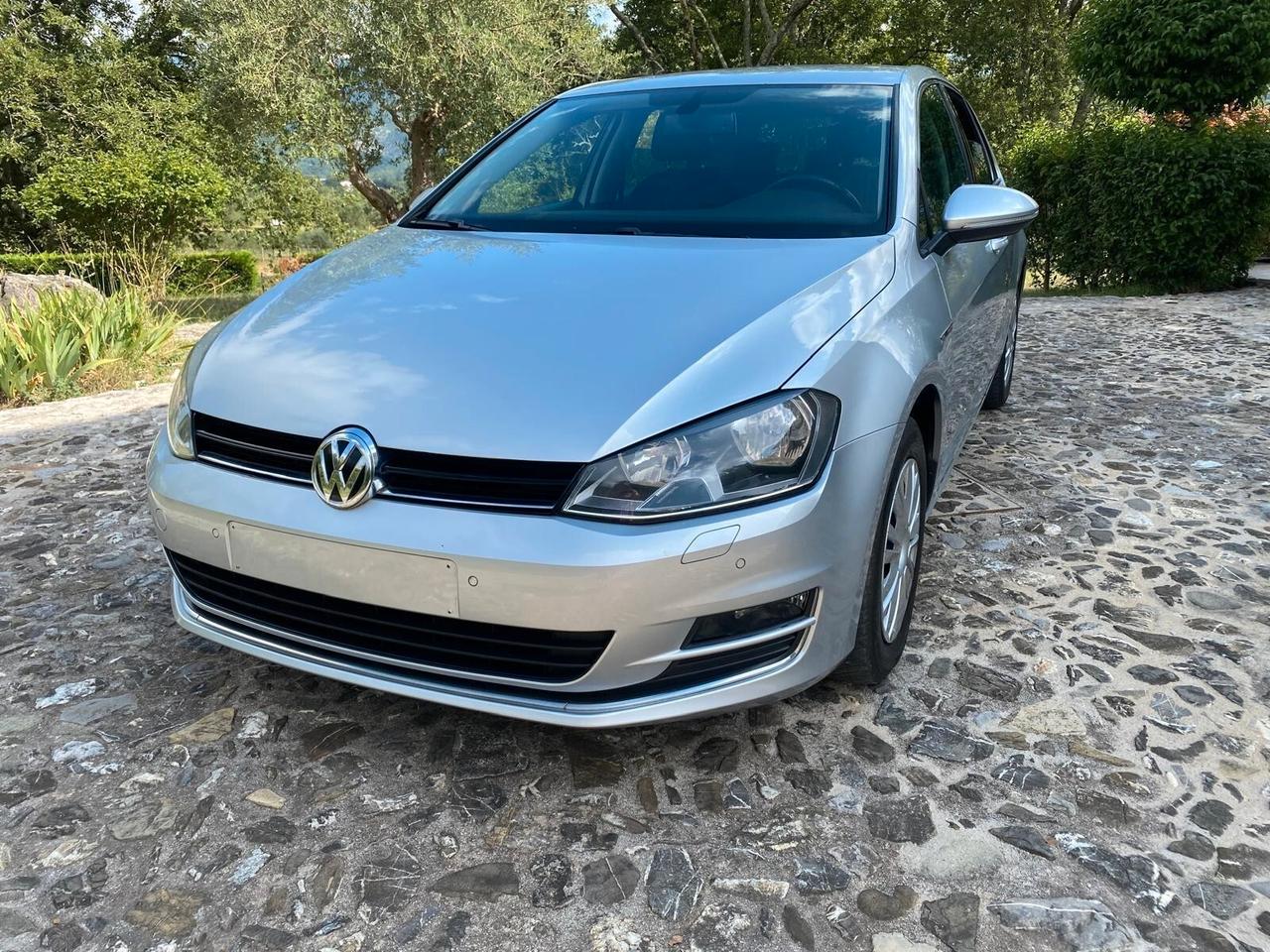 Volkswagen Golf LOUNGE1.6 TDI 110 CV