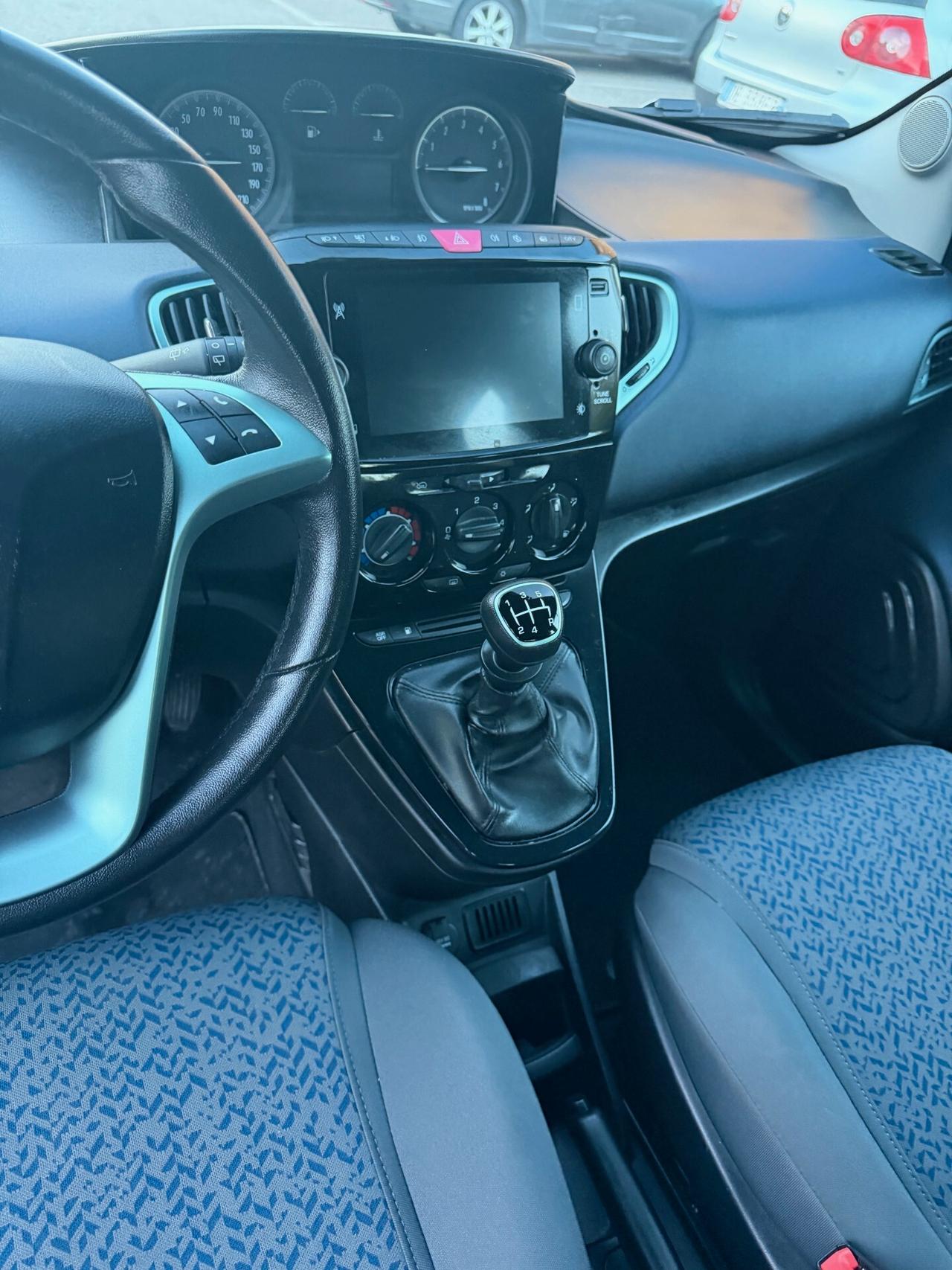 Lancia Ypsilon 1.2 Gpl - NEOPATENTATI - 12 MESI DI GARANZIA -