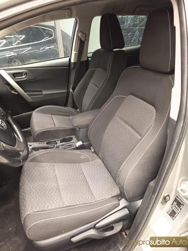 TOYOTA Prius 1.8 Active