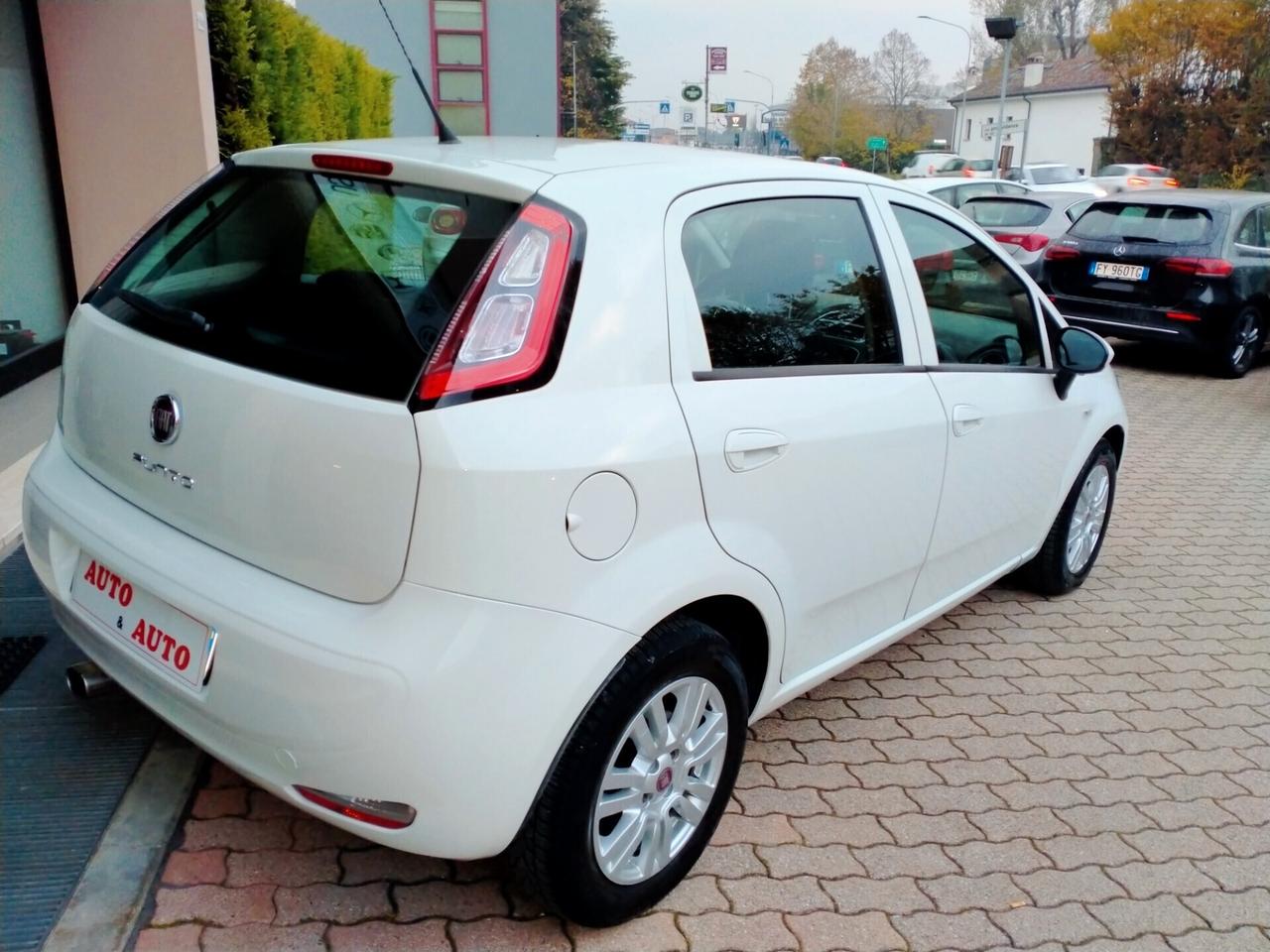 Fiat Punto 1.3 MJT 75CV LOUNGE 5P NEOPAT. UNICO PROPRIETARIO