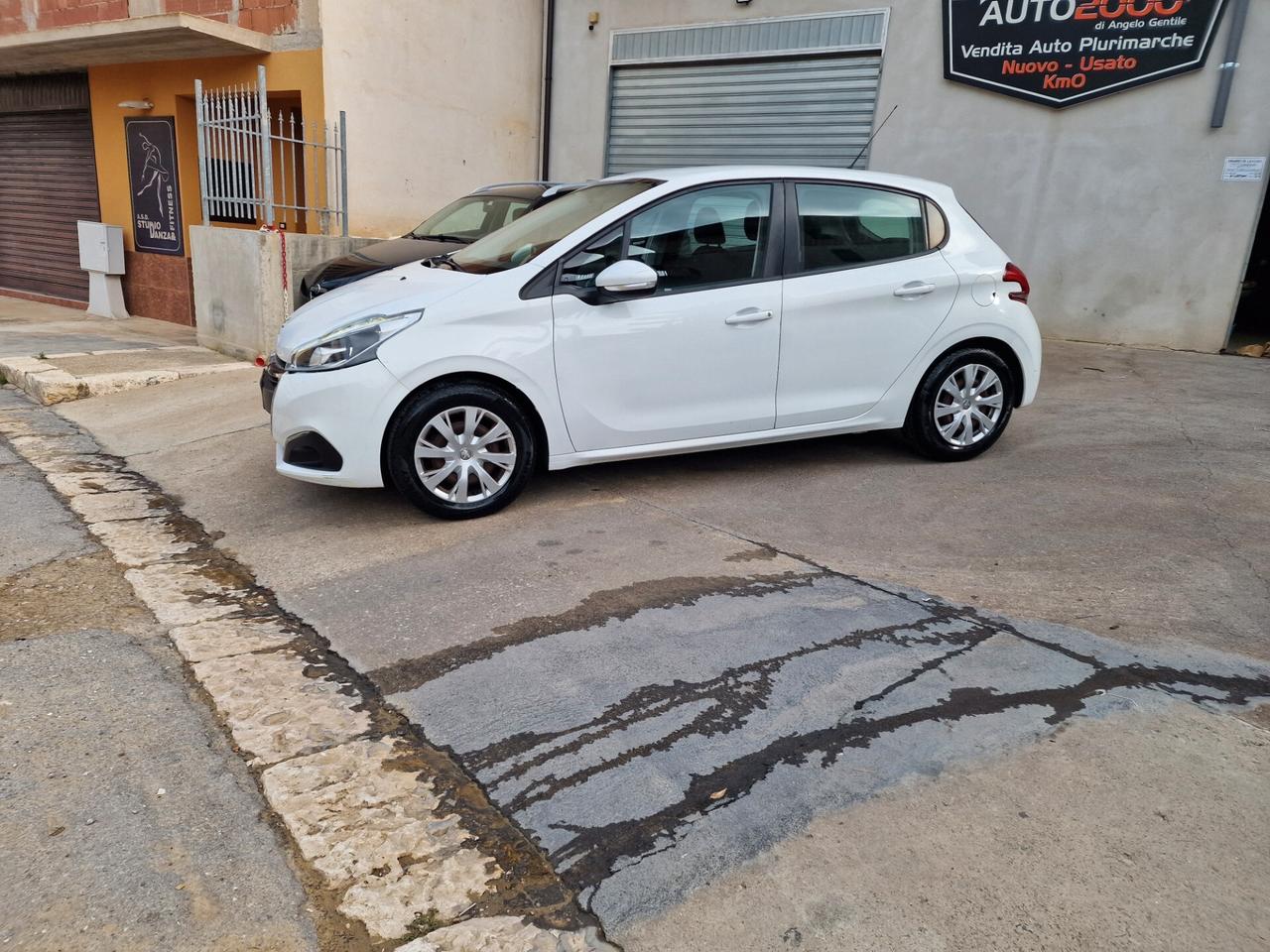 Peugeot 208 BlueHDi 75 5 porte Allure