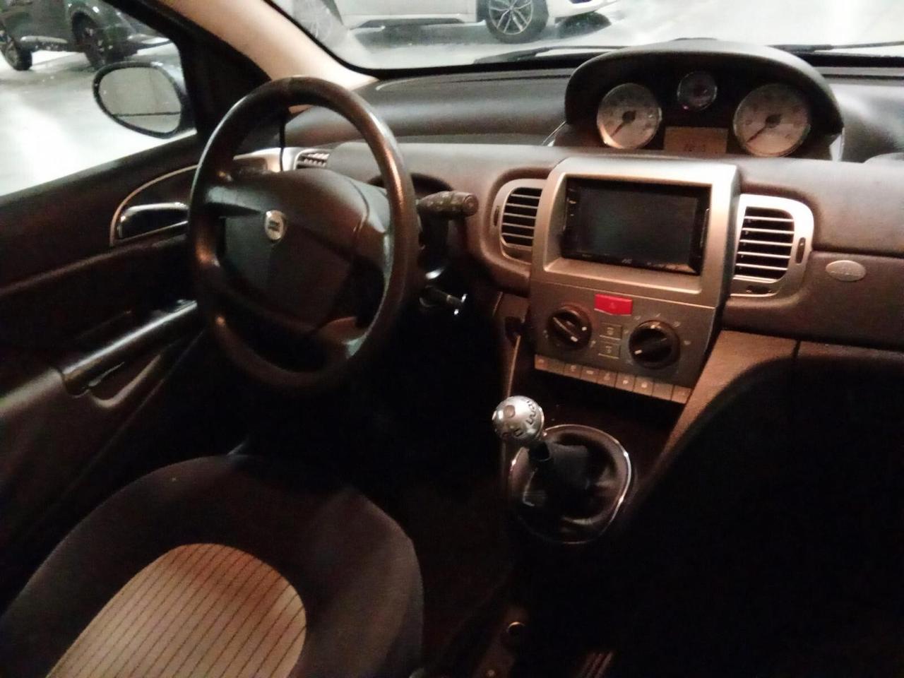 Lancia Ypsilon 1.2 Argento