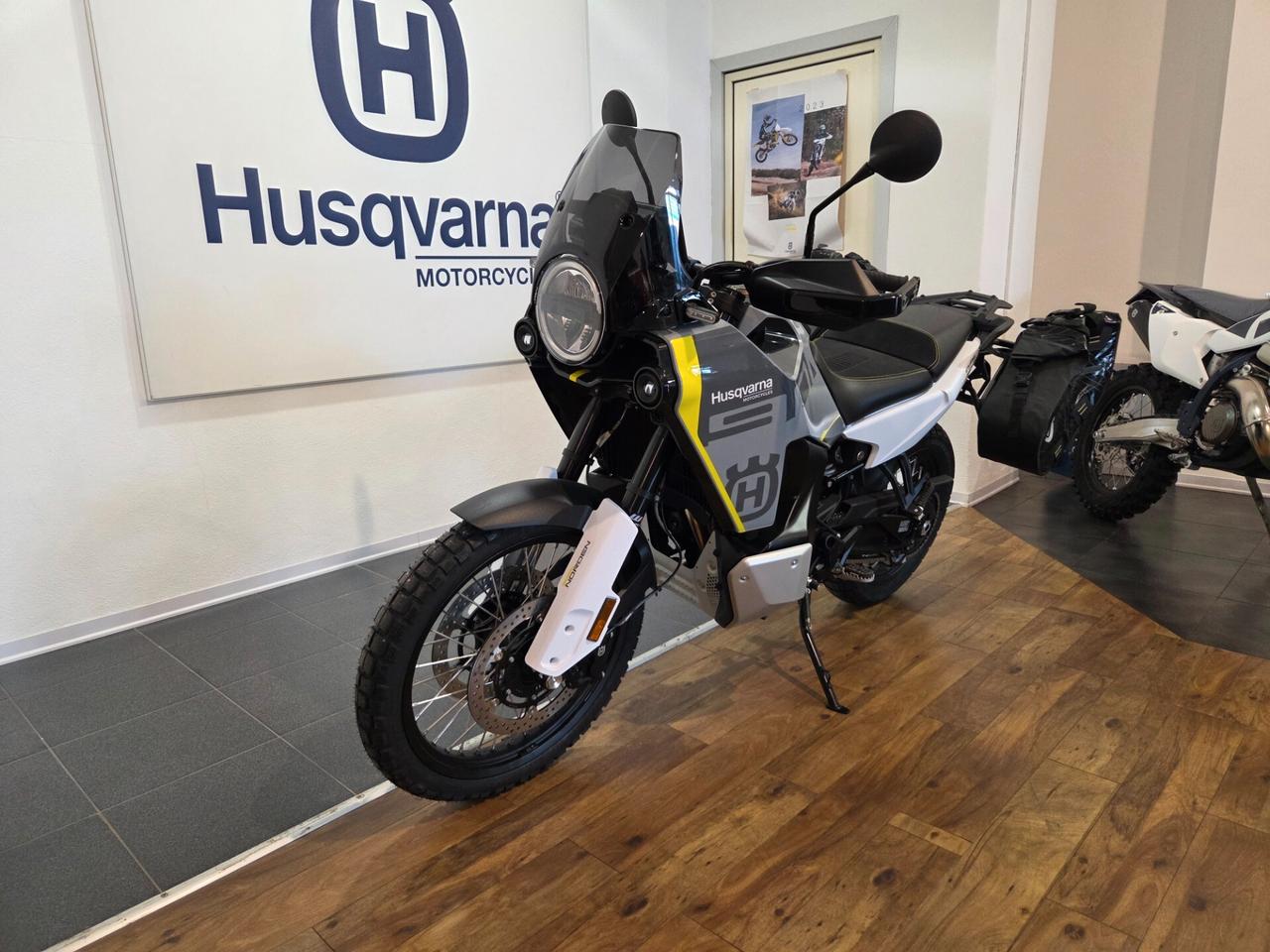 Husqvarna Norden 901 Borse e Cavalletto Centrale