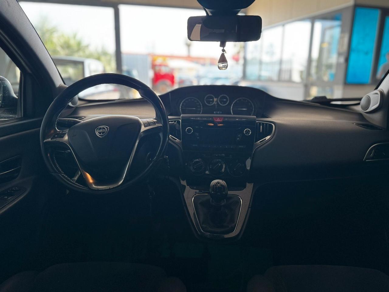 Lancia Ypsilon 1.2 69 CV 5 porte S&S Platinum
