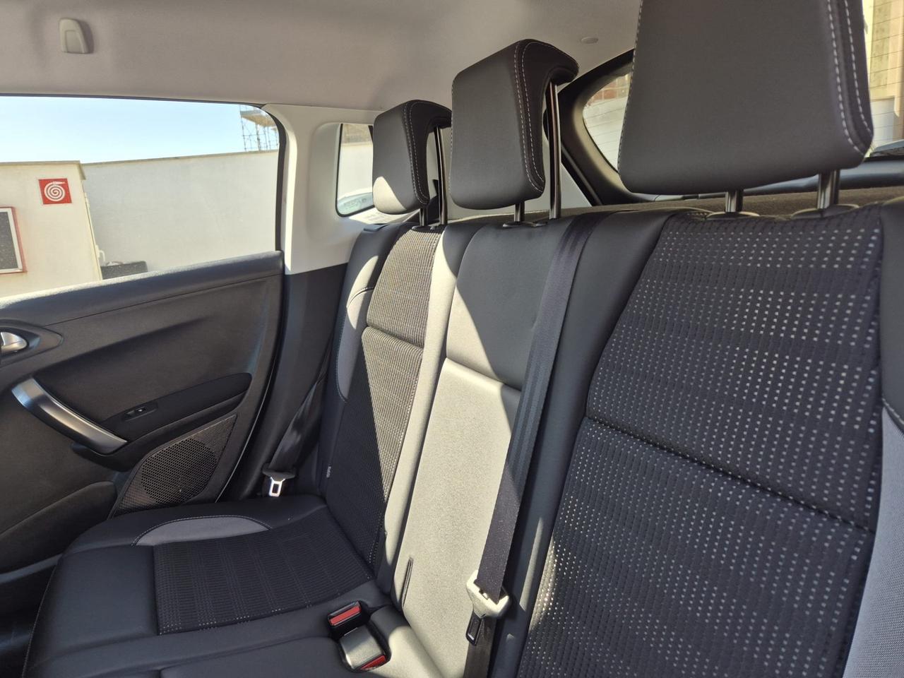Peugeot 2008 BlueHDi 100 Allure