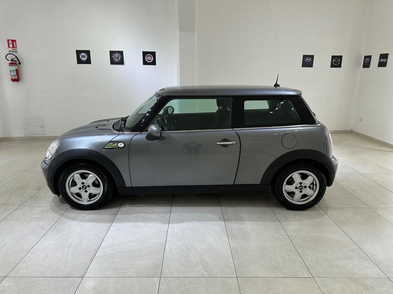 MINI GUIDABILE DA NEOPATENTATI UNICOPROPRIETARIO