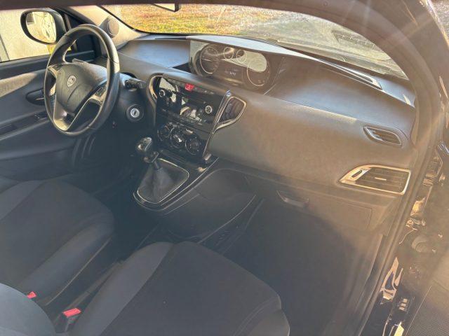 LANCIA Ypsilon 1.2 69 CV 5 porte Silver OK NEOPATENTATI