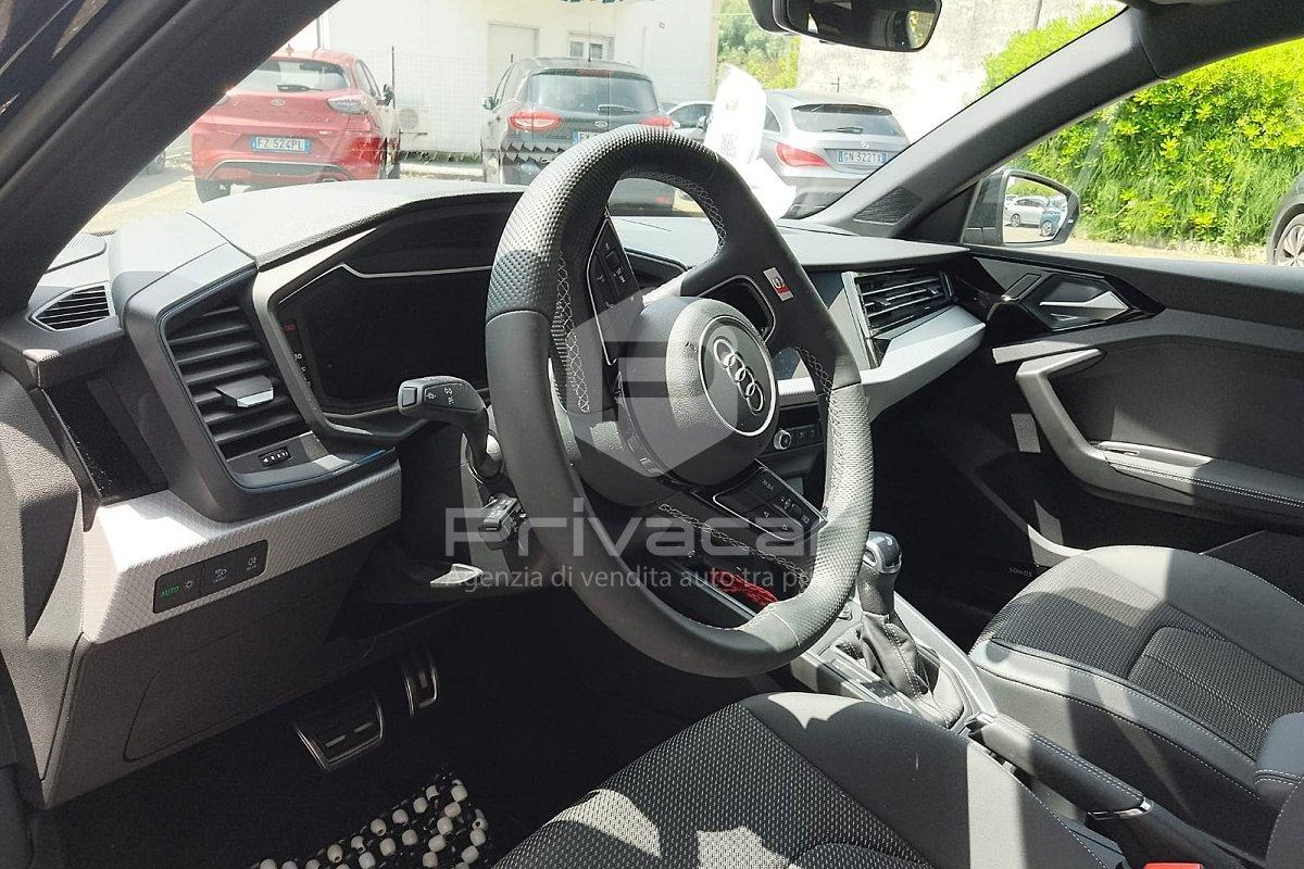 AUDI A1 SPB 40 TFSI S tronic Identity Black