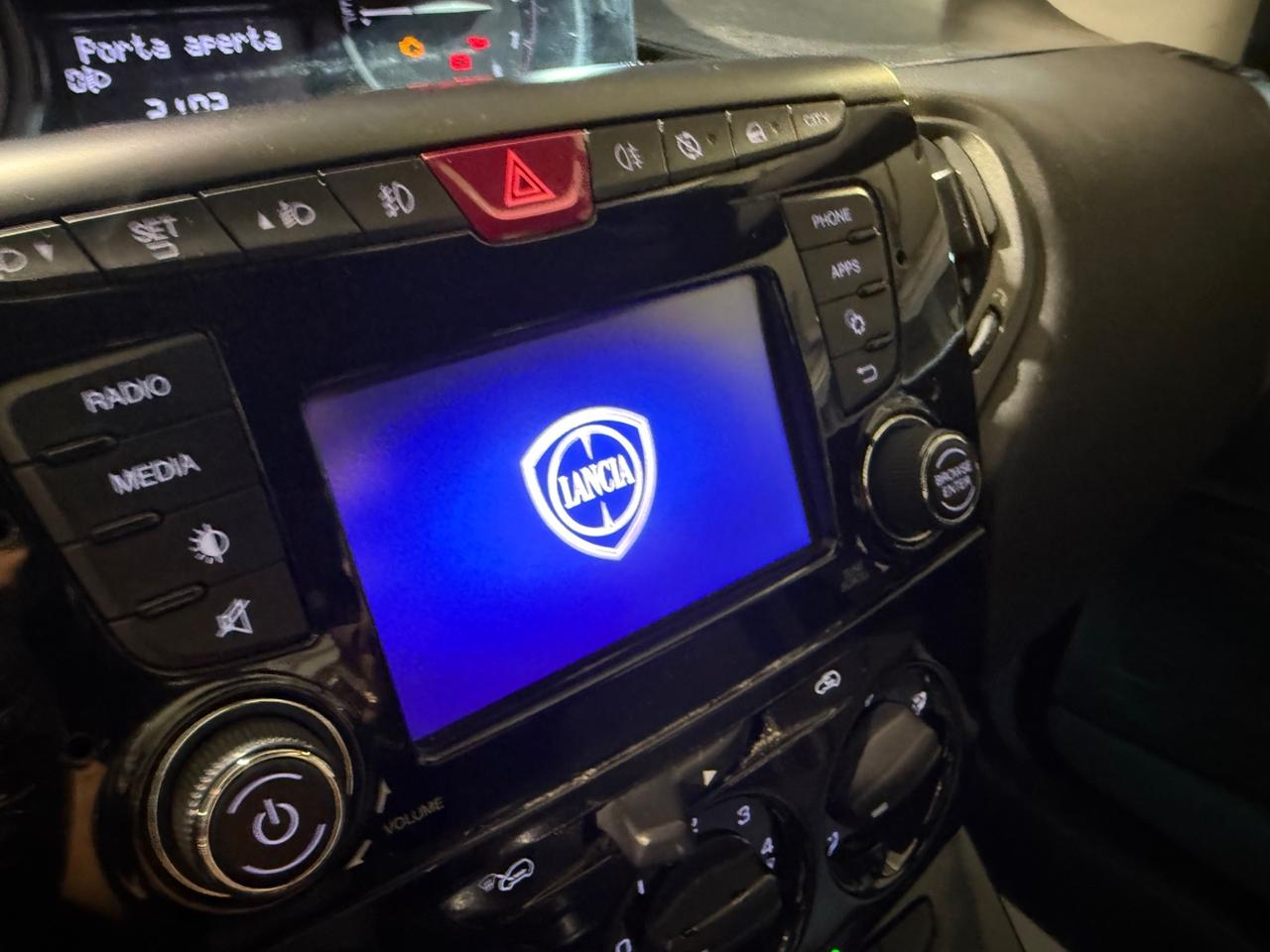 Lancia Ypsilon 1.0 FireFly 5 porte S&S Hybrid Ecochic Gold