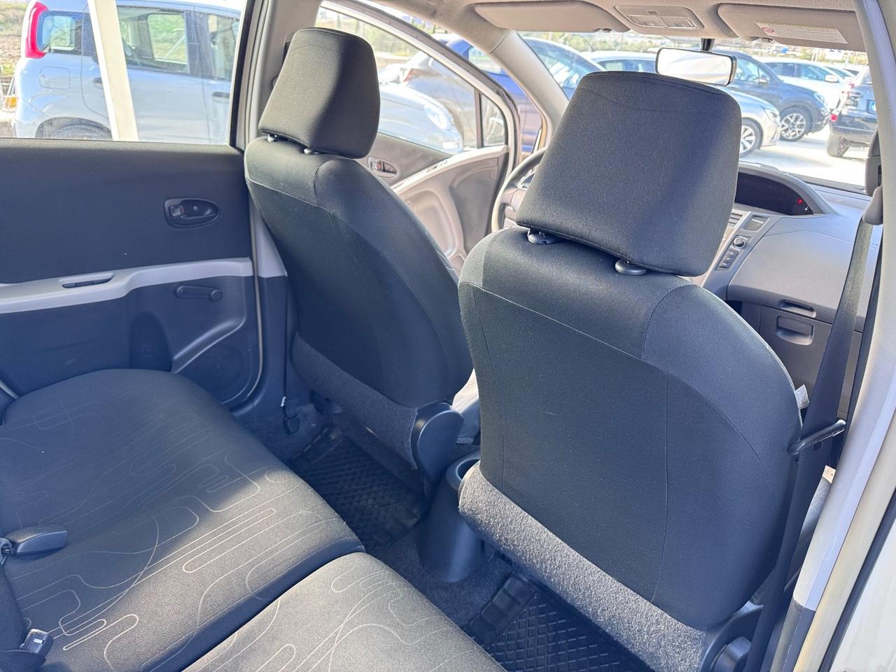 Toyota Yaris 1.0 5 porte