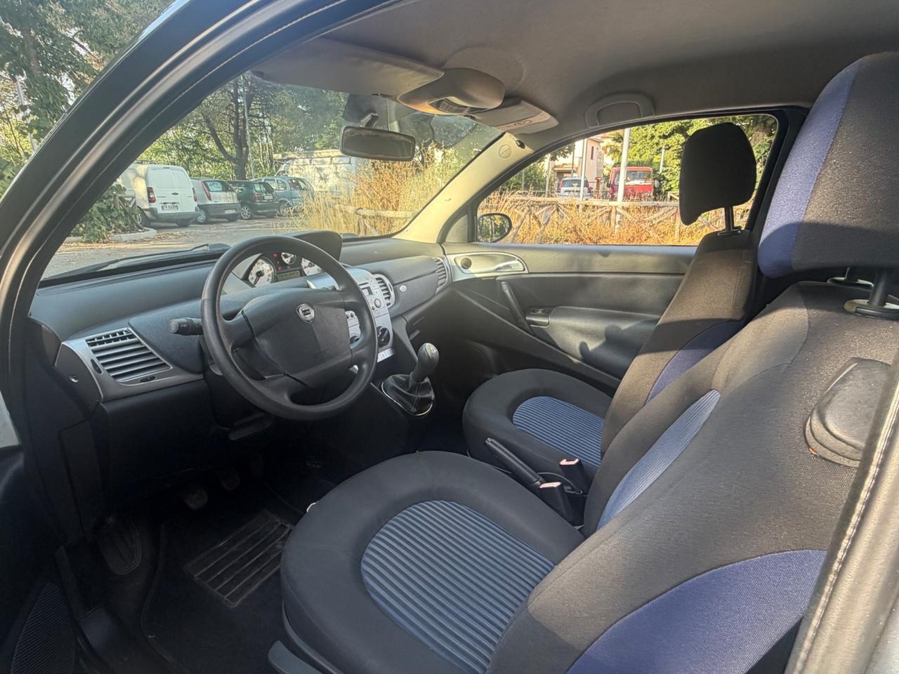 Lancia Ypsilon 1.3 MJT 75 CV Platino