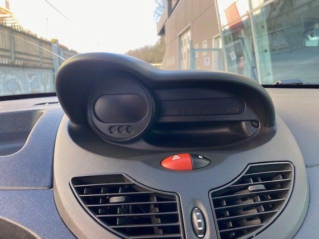 RENAULT Twingo 1.2 8V "NEOPATENTATI"