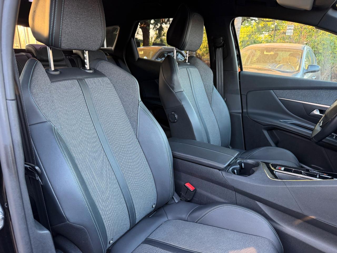 Peugeot 3008 BlueHDi 130 S&S EAT8 Allure Pack 2023