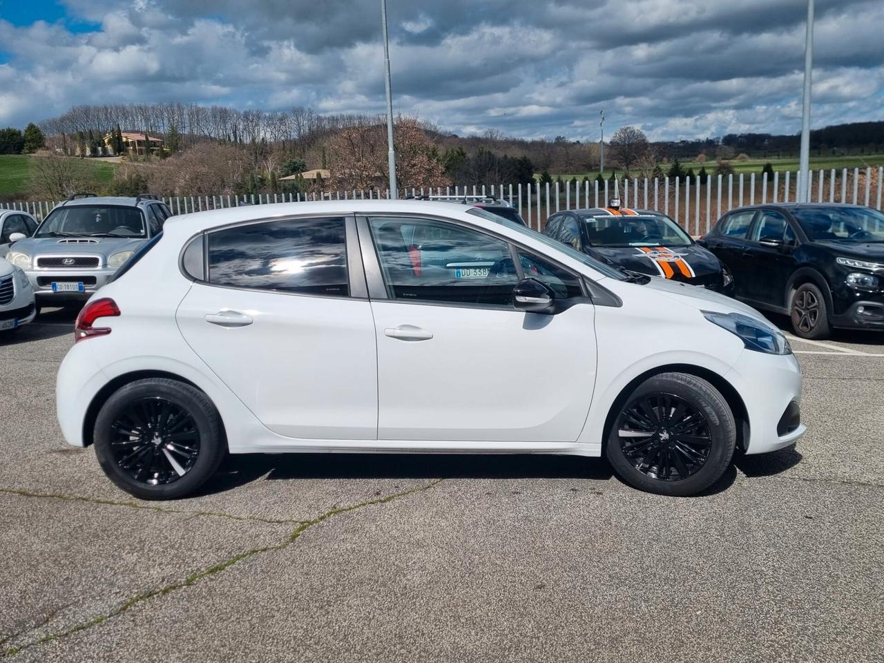 Peugeot 208 PureTech 82 5 porte Allure