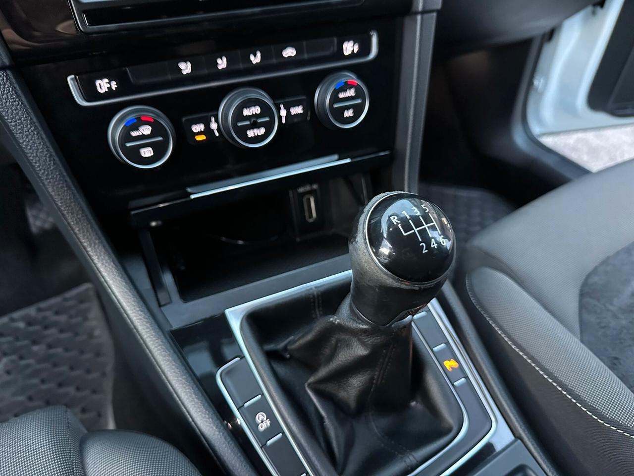 Volkswagen Golf 2.0 TDI 5p. Highline BlueMotion Technology