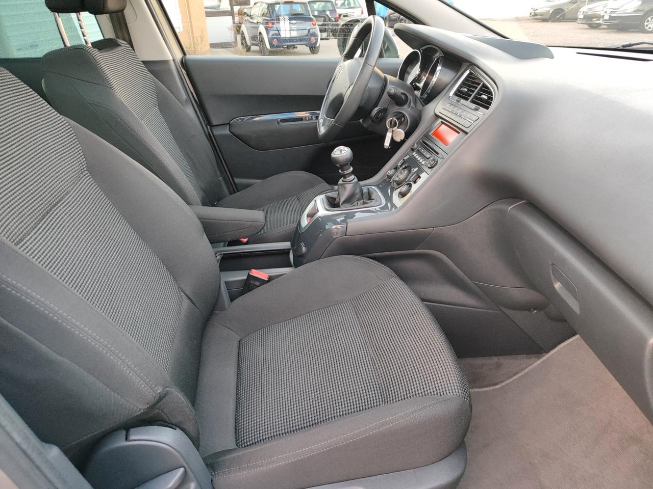 Peugeot 5008 2.0 HDi 150CV Business