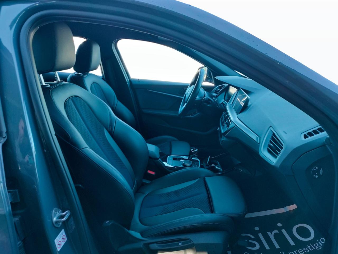 BMW Serie 1 F40 - 118d Msport auto