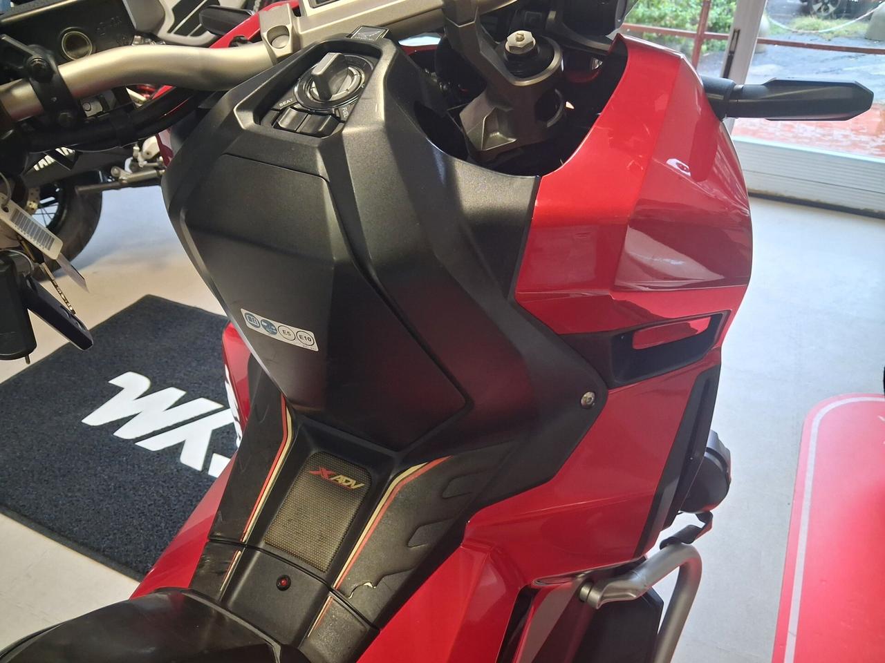 Honda X-ADV 750 ABS + TCS
