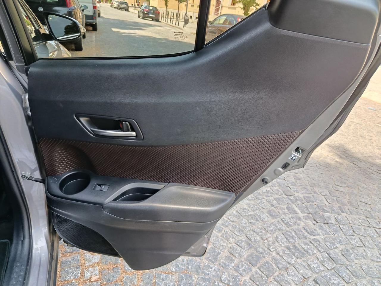 Toyota C-HR Lounge 1.8 HEV #11471