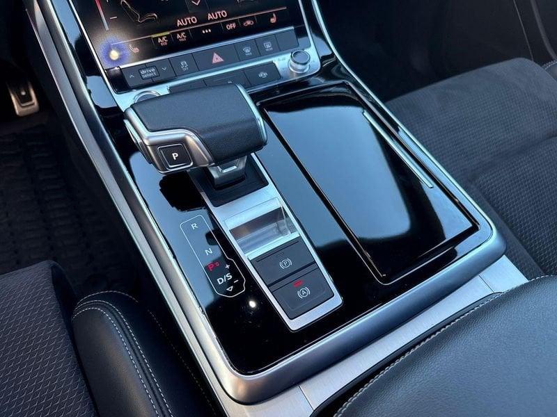 Audi Q8 55 3.0 tfsi mhev quattro tiptronic