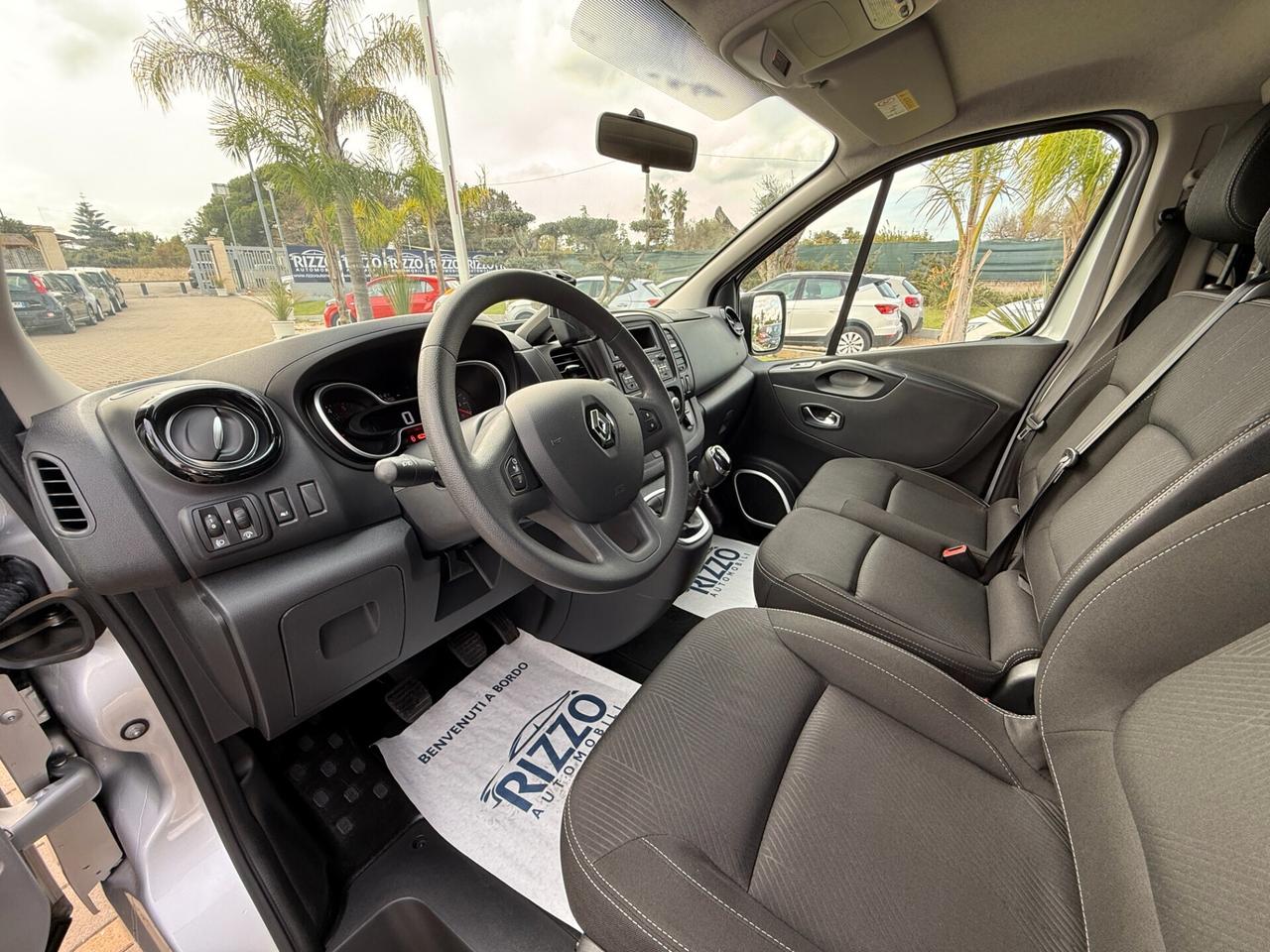 Renault Trafic 2.0dCi 120CV 9 Posti l2h1 Lungo 2 Porte Posteriori Fari Full Led