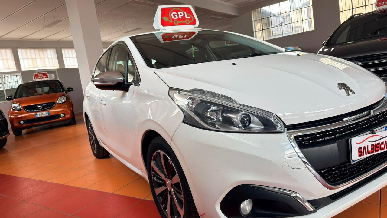 Peugeot 208 PureTech 82 3p. GPL Allure
