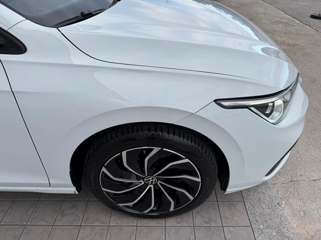 VW GOLF 8- 2.0 TDI - FULL OPT -NEOPATENTATI