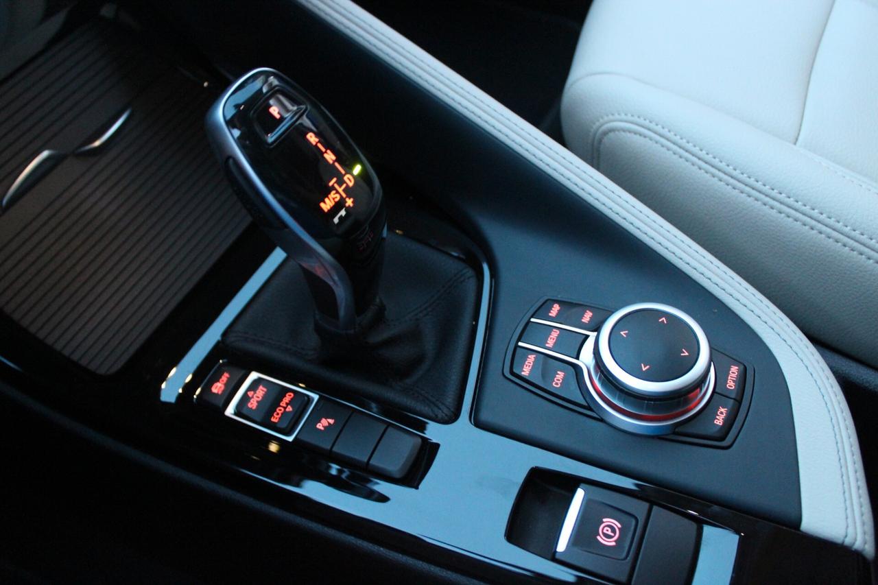 BMW X1 sDrive18d xLine *PELLE *LUCI AMBIENTE