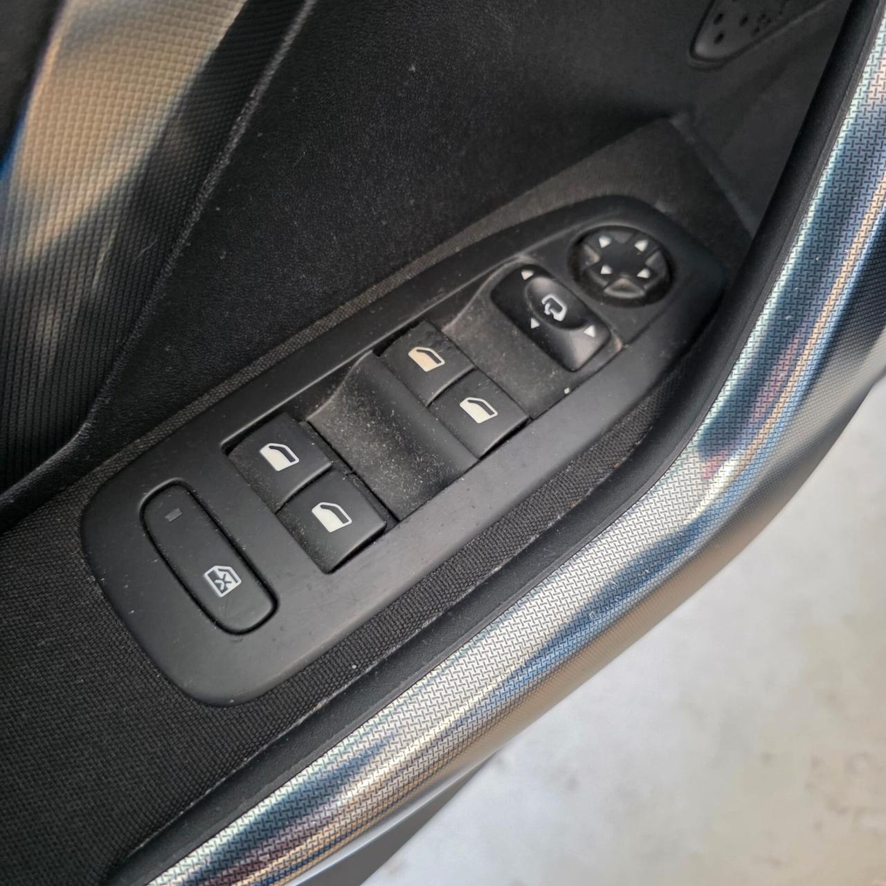 Peugeot 2008 1.6 e-HDi 92 CV Stop&Start Allure