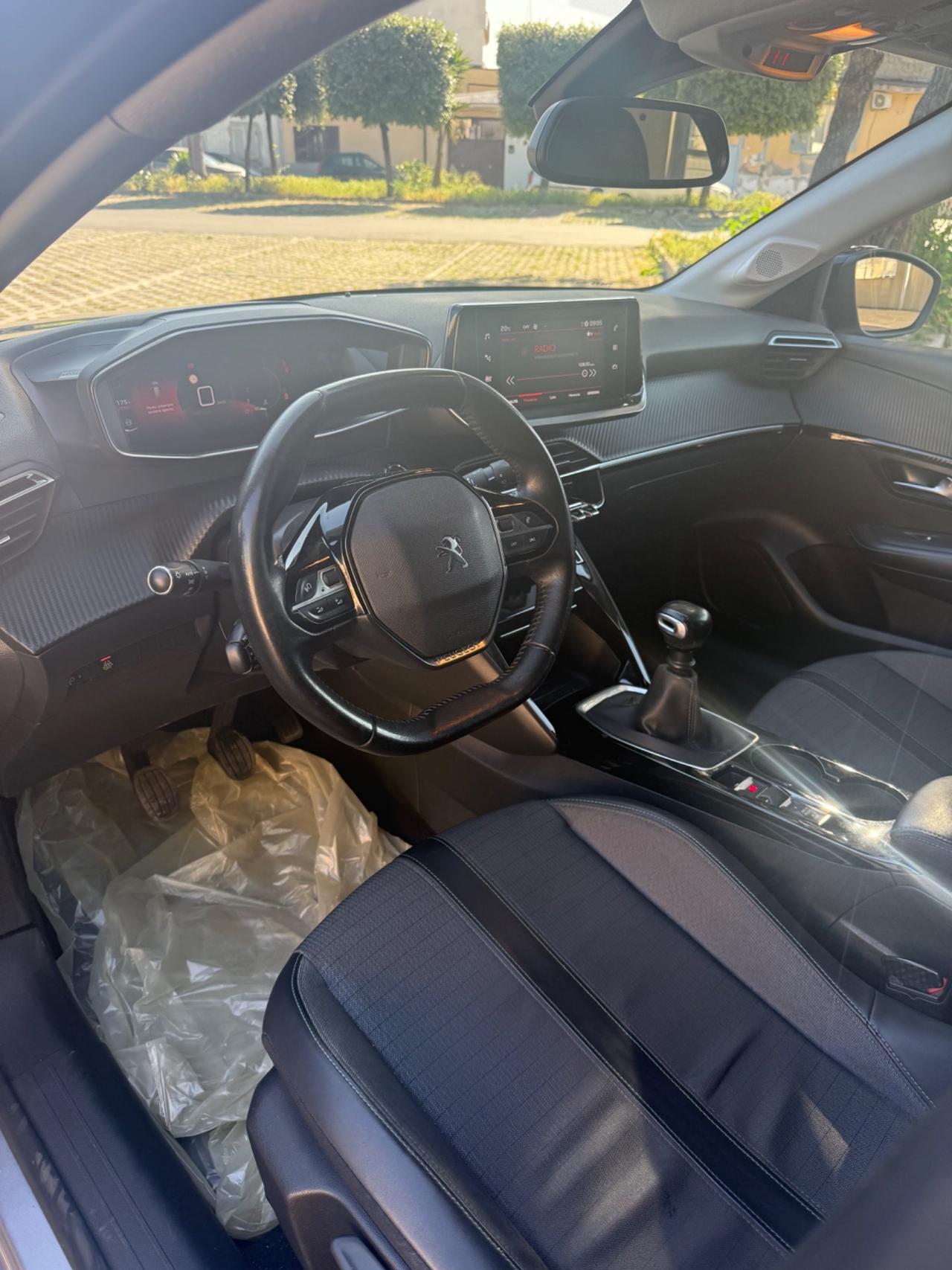 Peugeot 208 2021 virtual cockpit