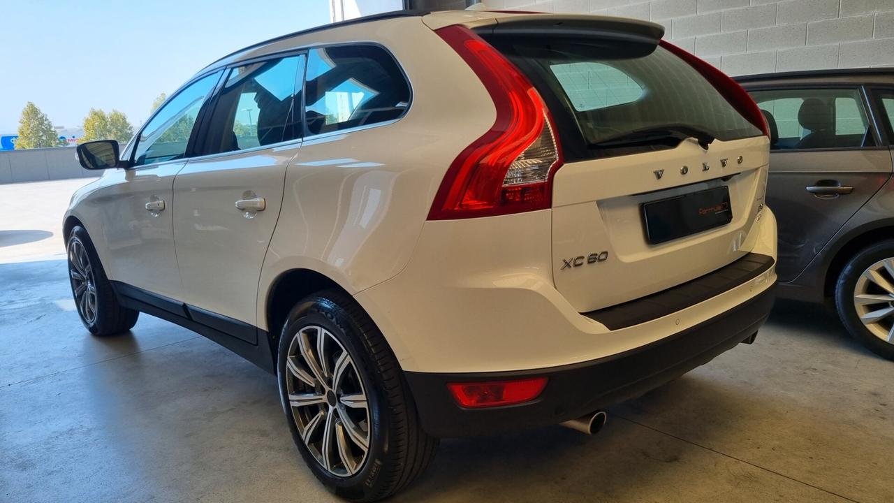 Volvo XC 60 XC60 D3 AWD Geartronic Momentum