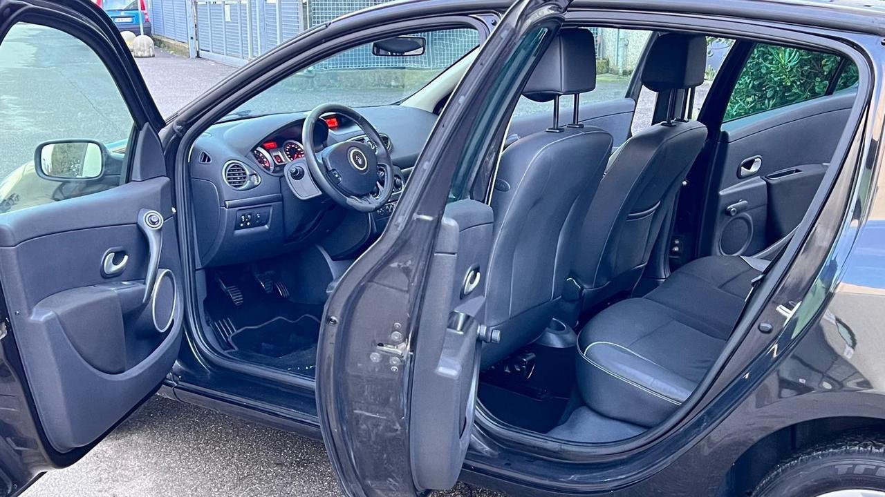 Renault Clio 1.2 16V 5 porte Le Iene Unico proprietario ok neo patentati