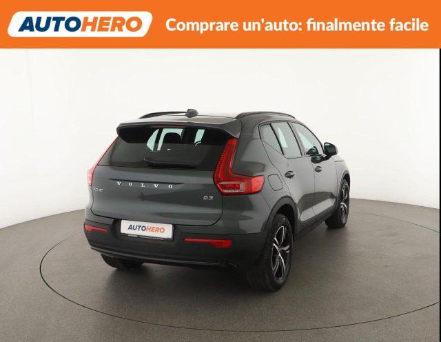VOLVO XC40 B3 automatico Plus Dark