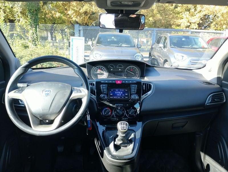 Lancia Ypsilon Ypsilon 1.0 firefly hybrid Gold s&s 70cv