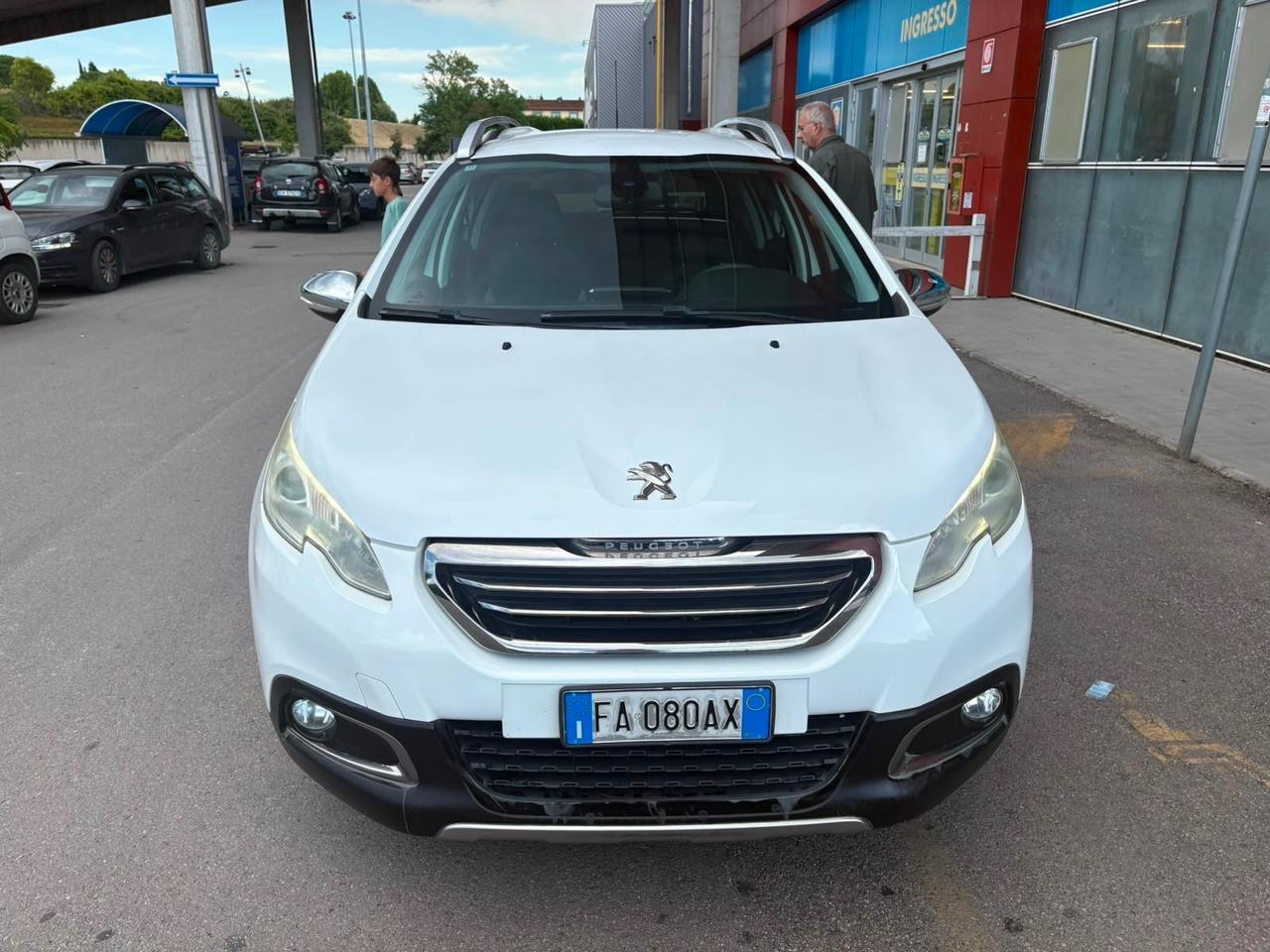 Peugeot 2008 PureTech 82 Allure 2015 131.000 KM