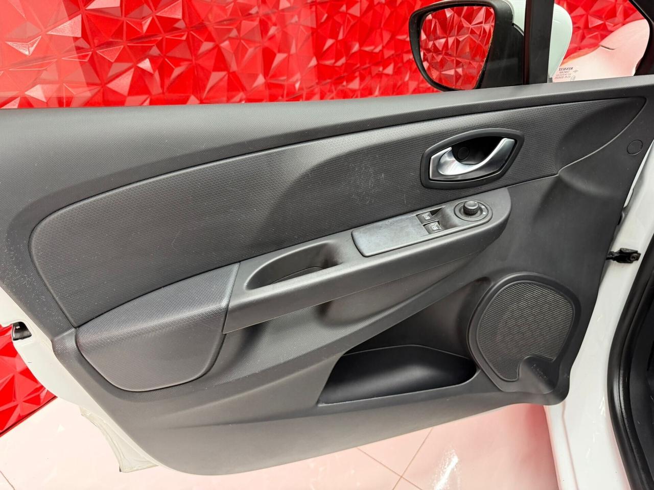 Renault Clio 1.2 75CV 5 porte Costume National UNIC. PROP. OK NEOPATENTATI