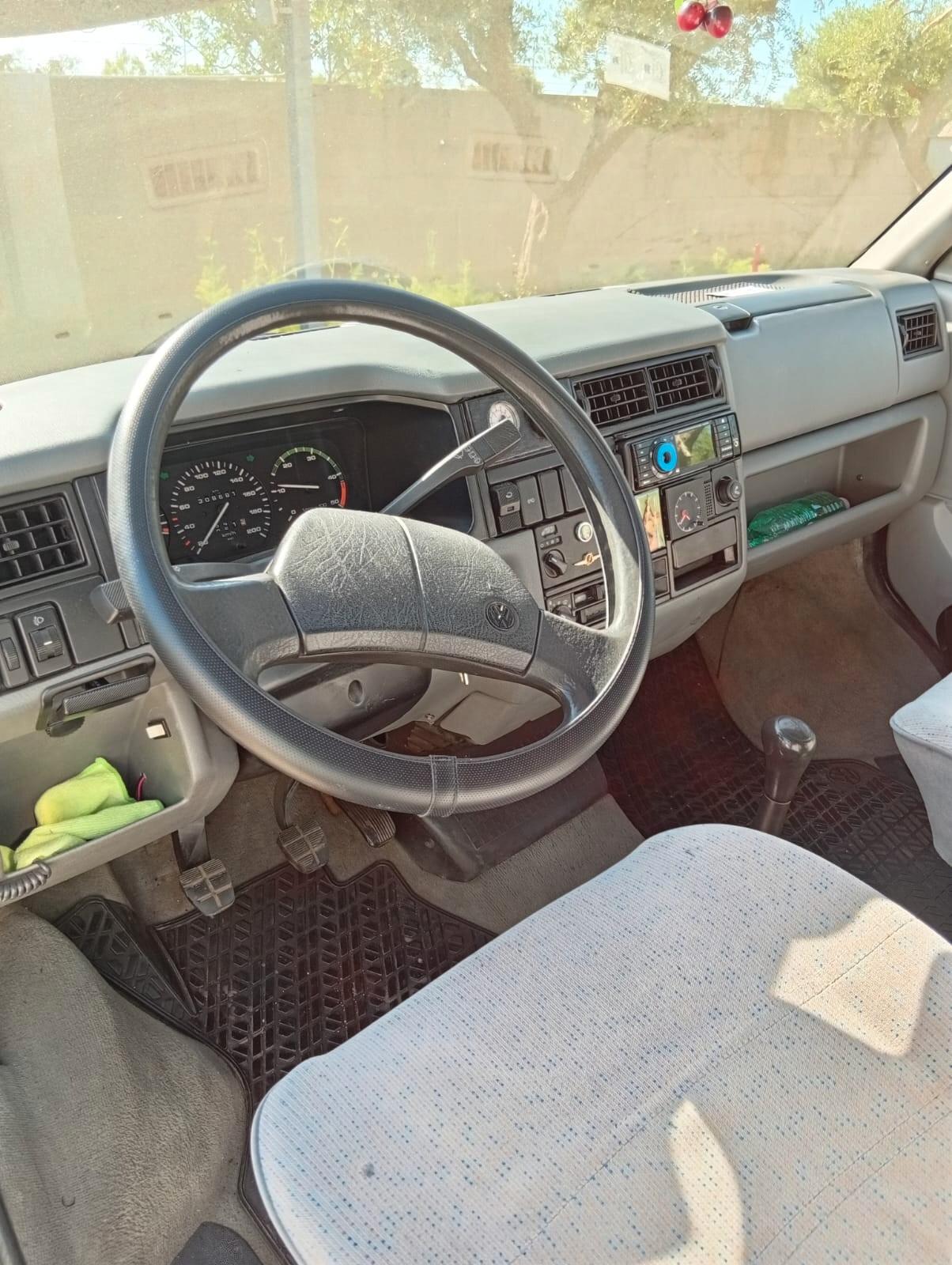 Volkswagen Transporter 1.9 TD cat Caravelle